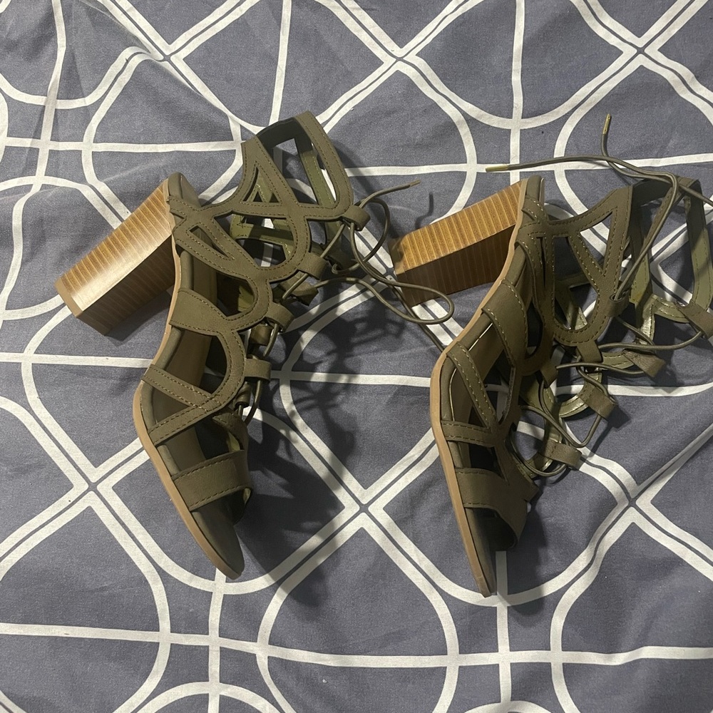 Can be paired with any other heels at 20$ and get free shipping